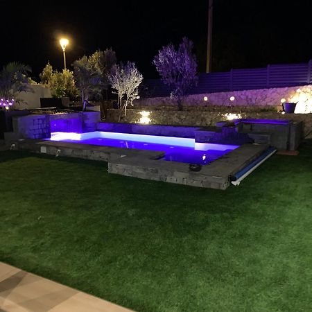 Laian Villa Triquivijate Exterior foto