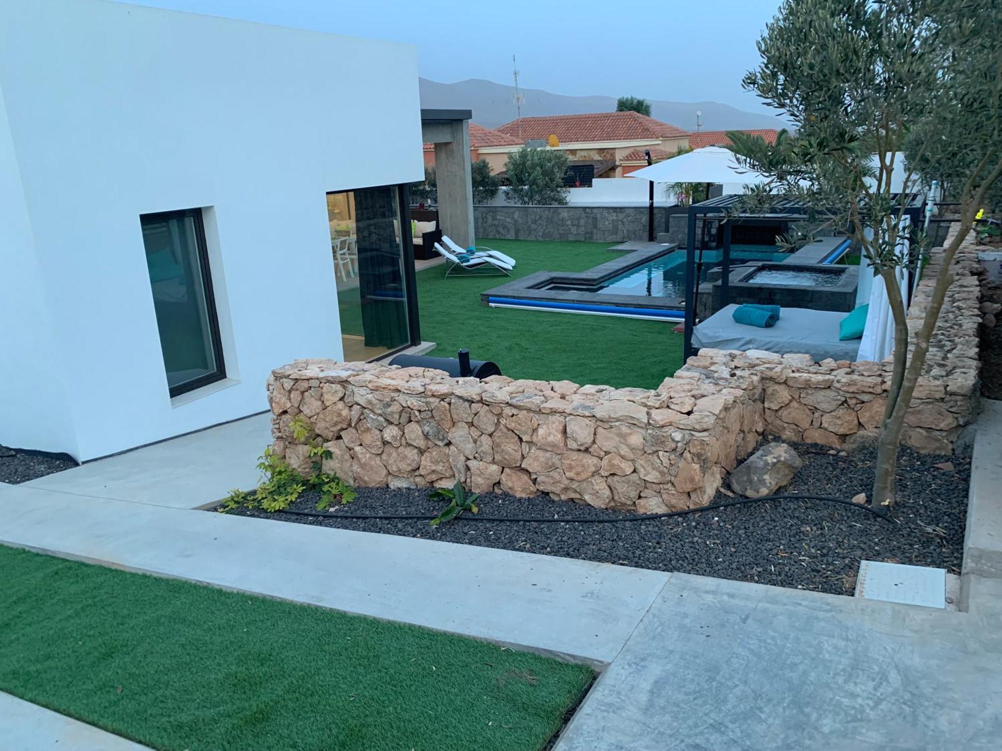 Laian Villa Triquivijate Exterior foto