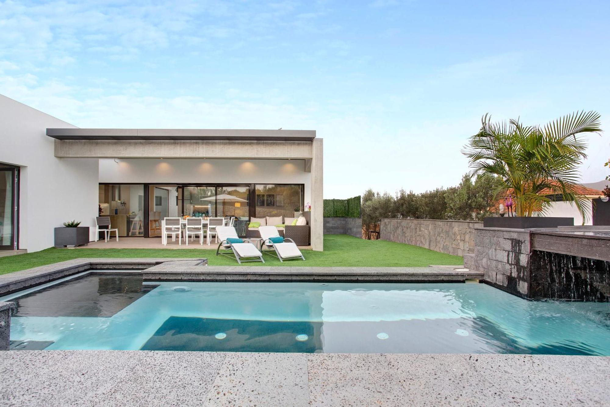 Laian Villa Triquivijate Exterior foto